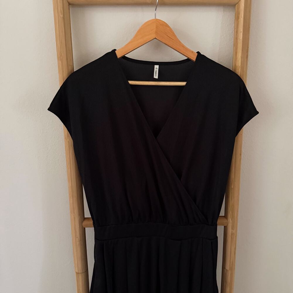 Halara Easy Peezy Black Wide Leg Waffle Jumpsuit Size Small EUC V Neck Pockets - Picture 3 of 10